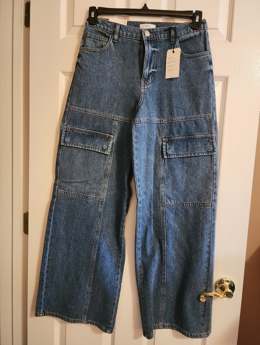 Forever 21 Relaxed Fit, Staight Leg Cargo Jeans